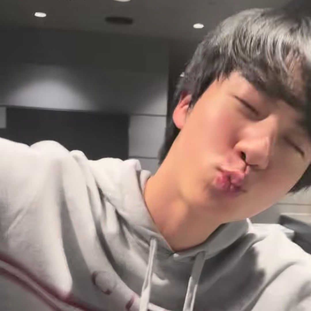 Potret di balik layar Jin (BTS)