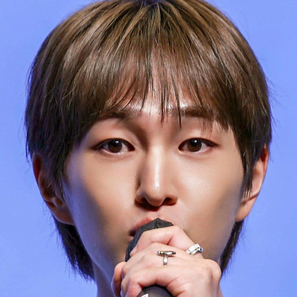 Behind-the-scenes cut of Onew (SHINee)