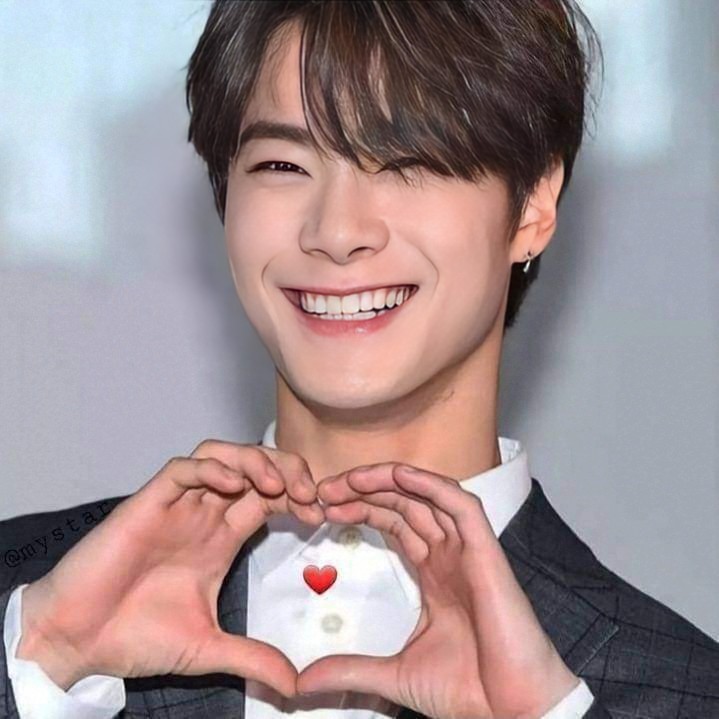Latest photo of Moonbin (ASTRO)