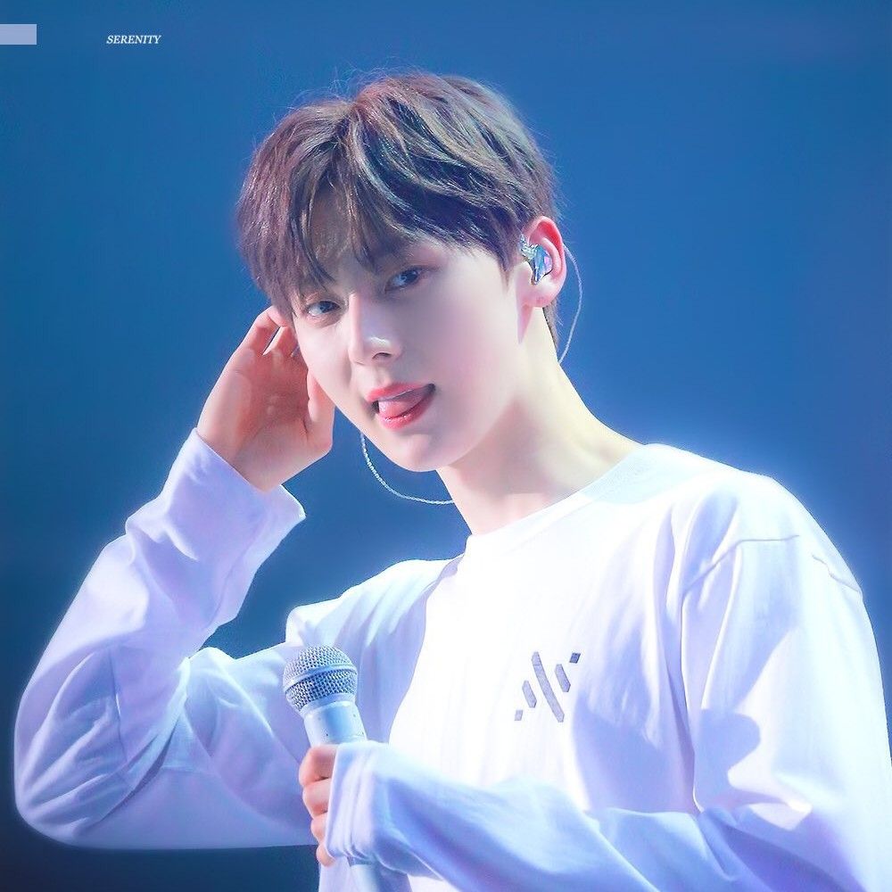 황민현의 최신 사진