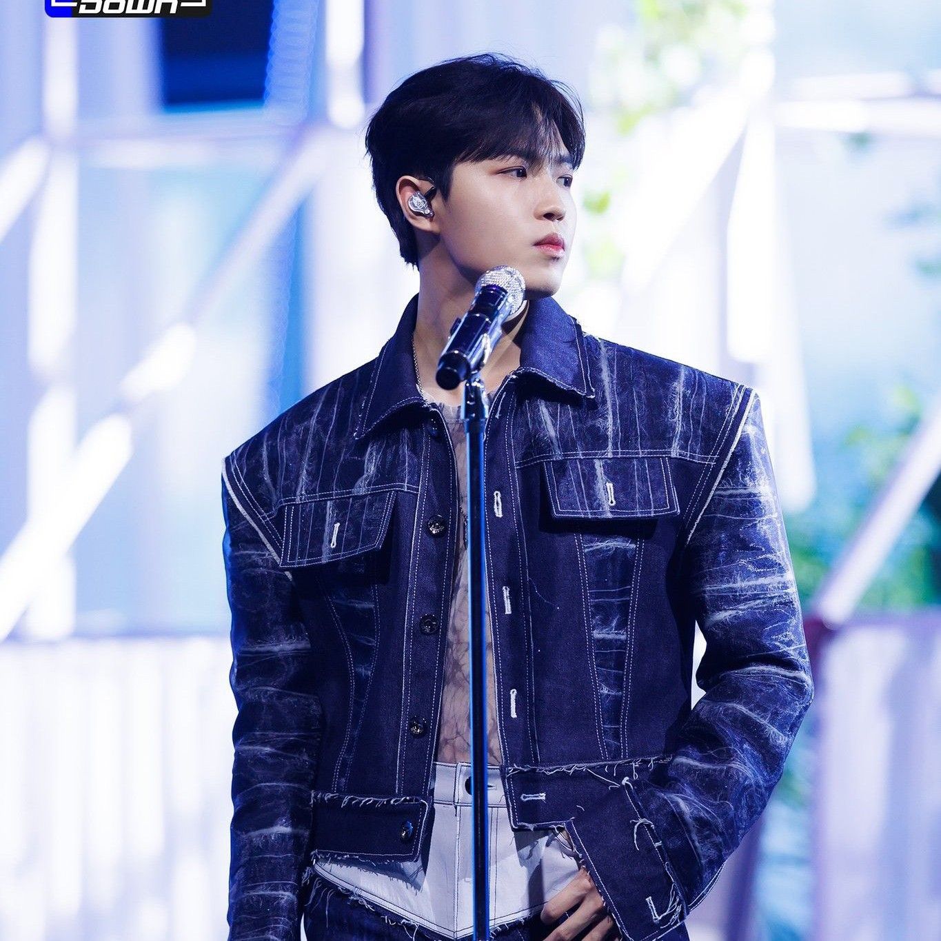 Behind-the-scenes cut of Kim Jaehwan