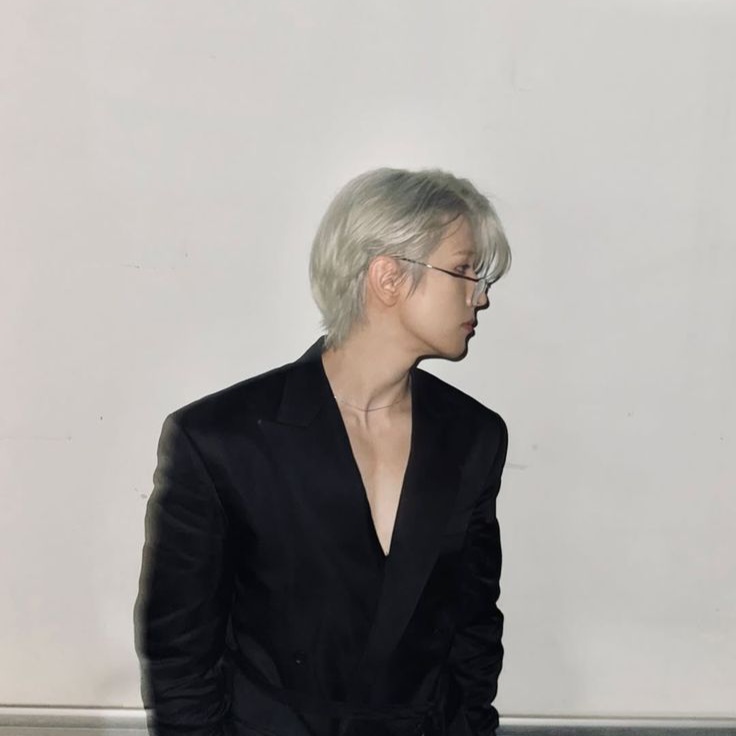 Latest photo of Yonghee (CIX)