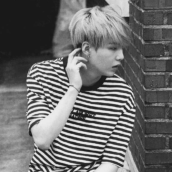 슈가 (방탄소년단)의 최신 사진