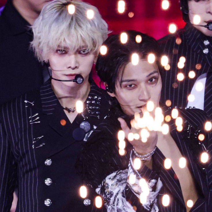 에이티즈의 최신 사진