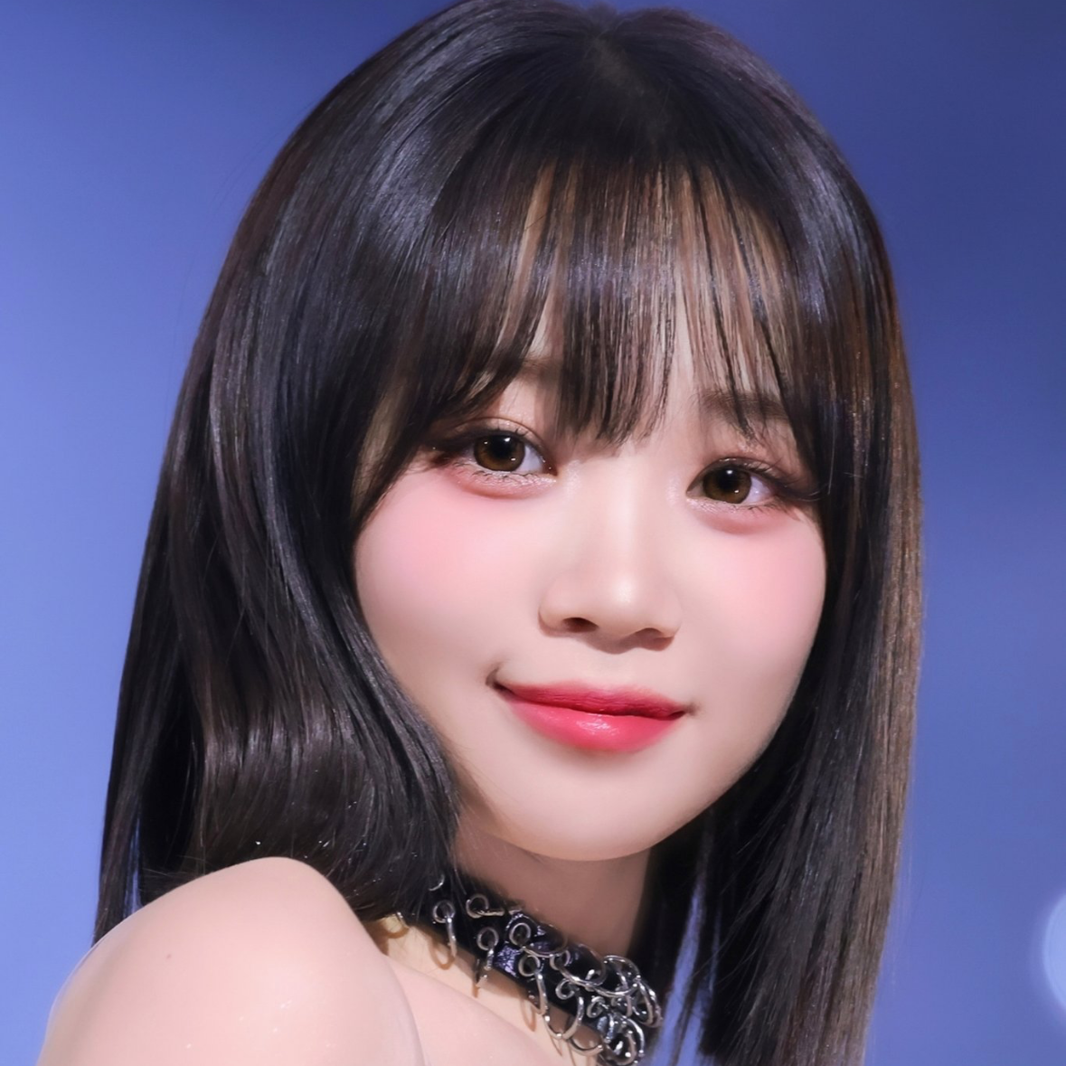 김채원 (르세라핌)의 비하인드 컷