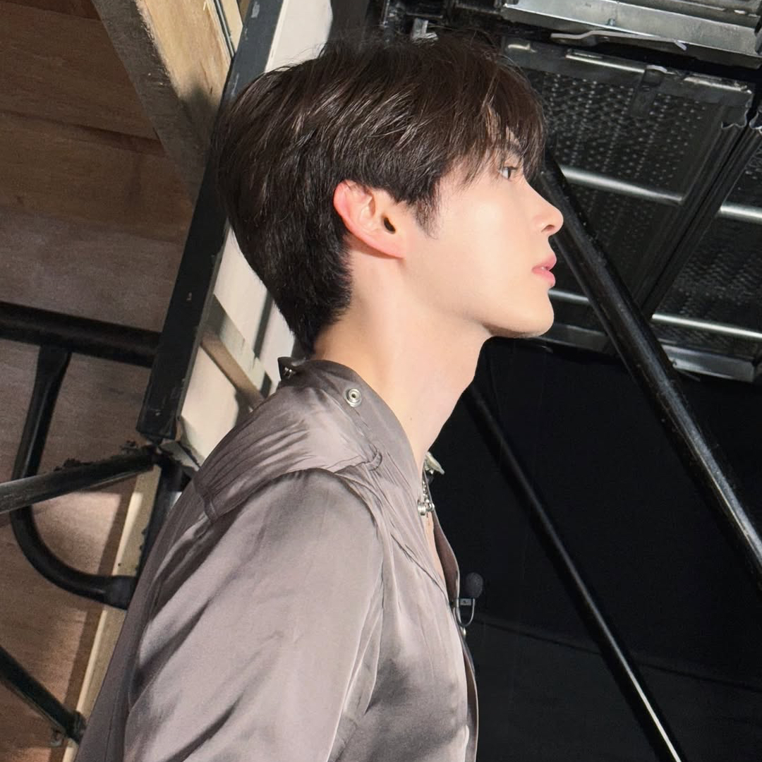 Latest photo of Sung Hanbin (ZEROBASEONE)