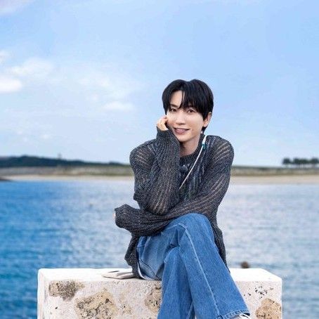 Behind-the-scenes cut of Leeteuk (Super Junior)