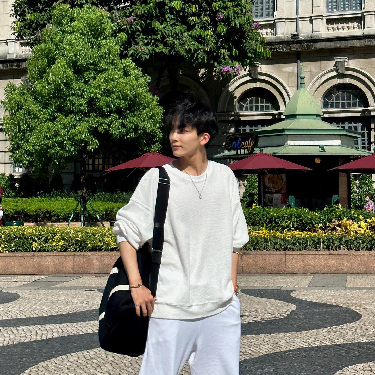 Recent activity shot of Jeonghan (SEVENTEEN)