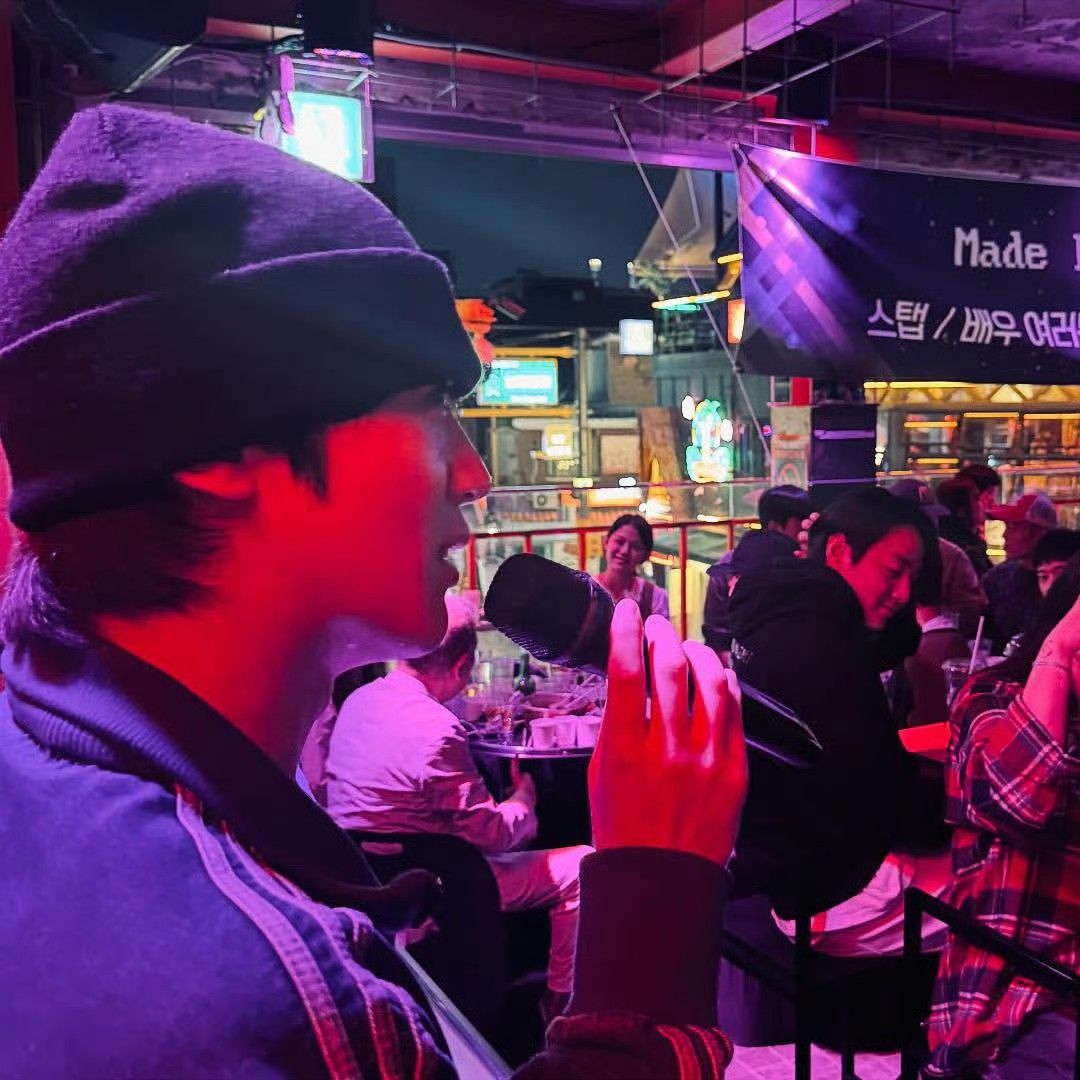 A moment captured by Kim Yohan (WEi)'s fan