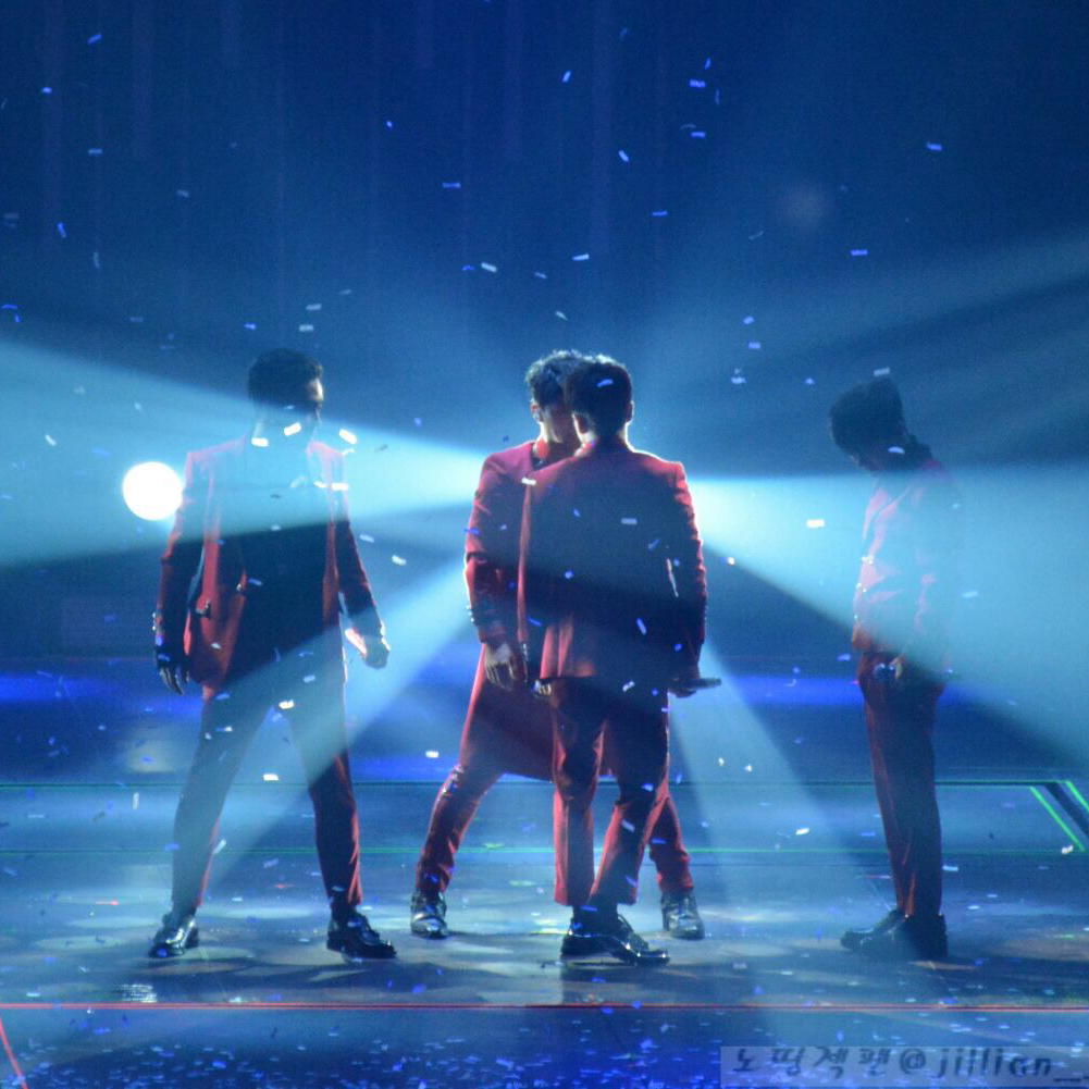 Behind-the-scenes cut of SECHSKIES