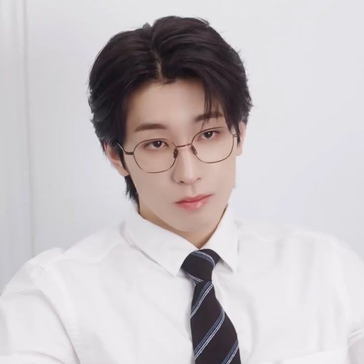 圆佑 (SEVENTEEN)的最新活动照片