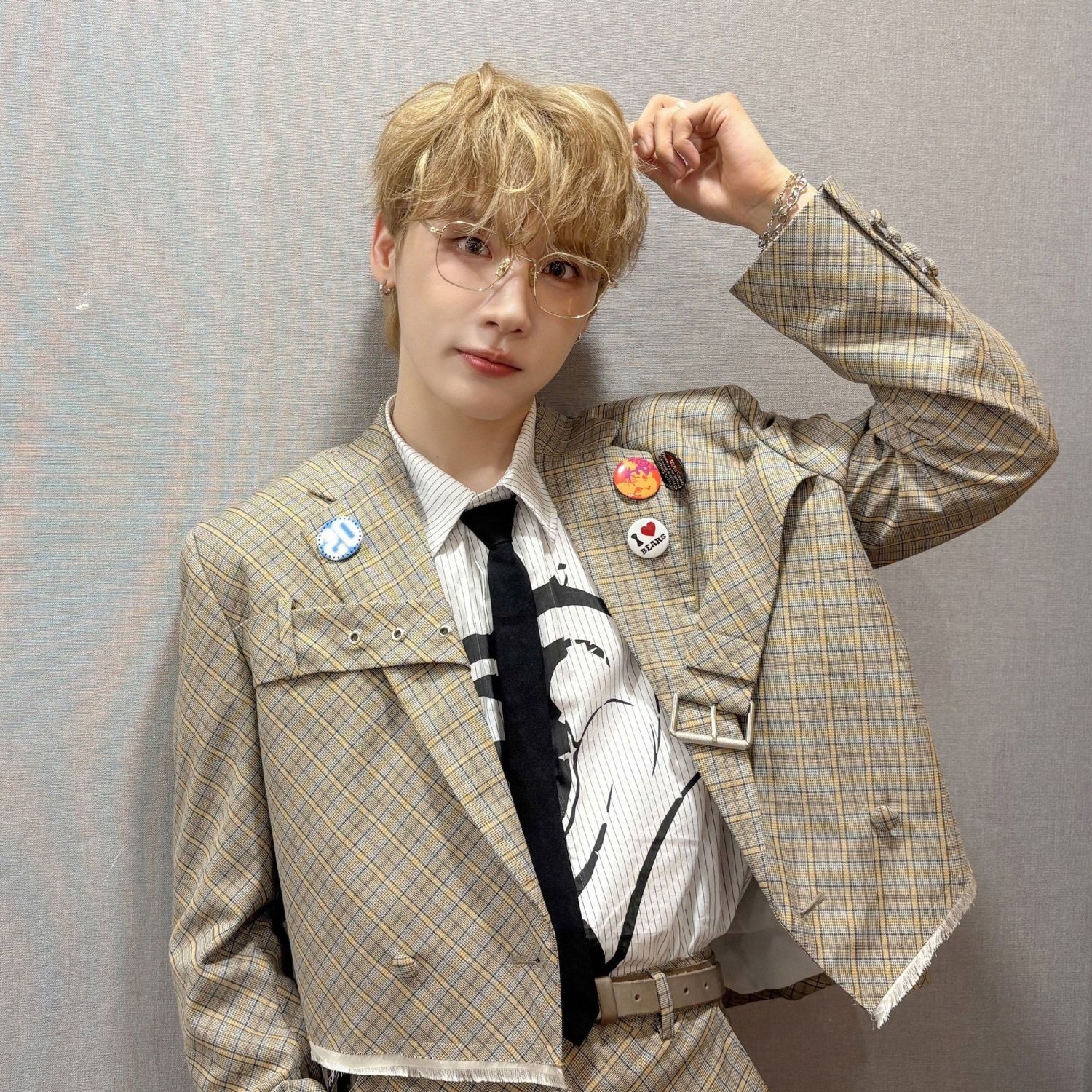 Behind-the-scenes cut of AB6IX