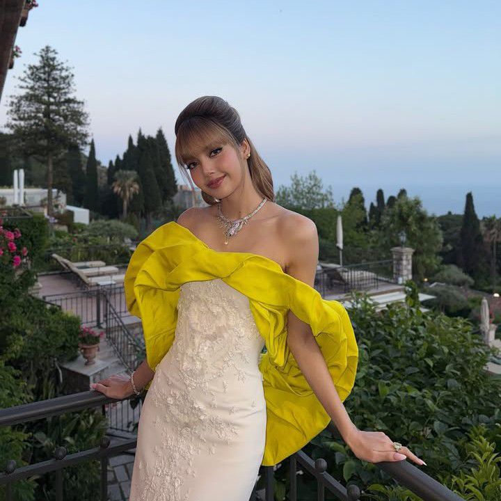 리사 (BLACKPINK)의 비하인드 컷