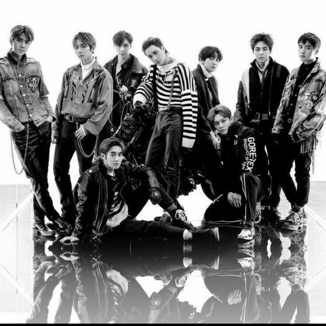 Behind-the-scenes cut of EXO