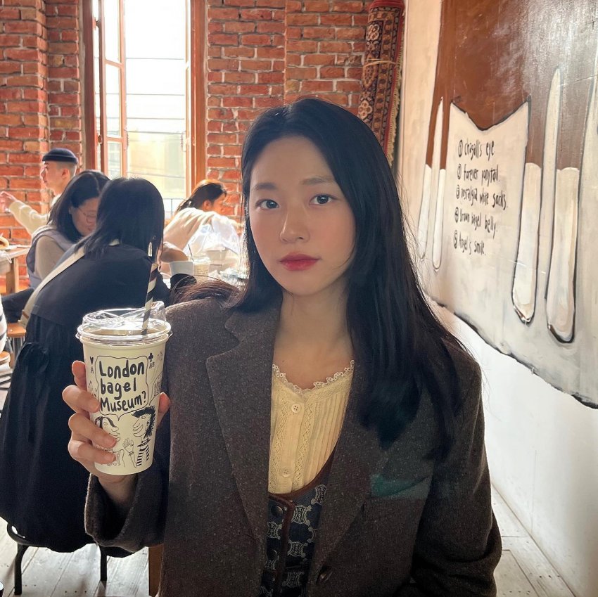 Behind-the-scenes cut of Seolhyun (AOA)