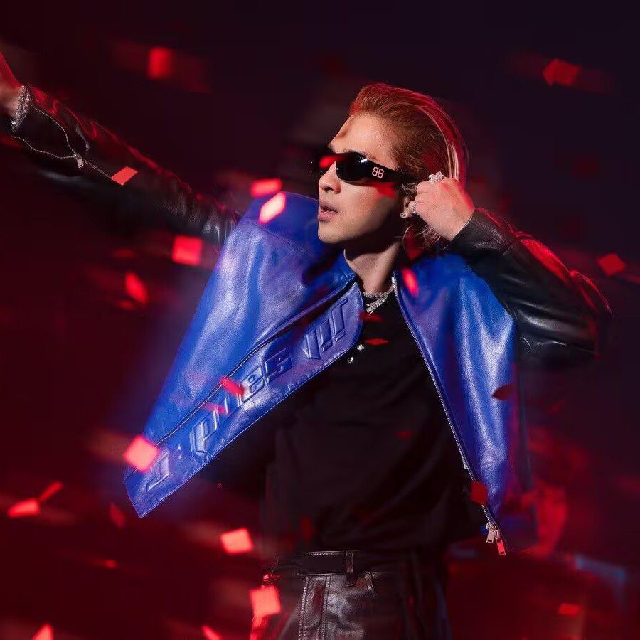 Latest photo of Taeyang (BIGBANG)