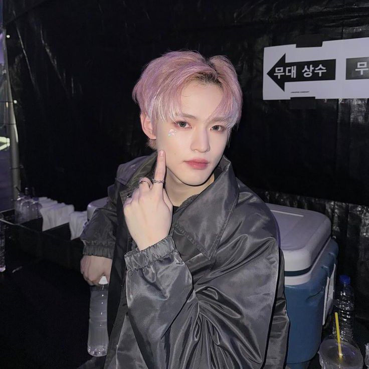 Behind-the-scenes cut of Chenle (NCT DREAM)