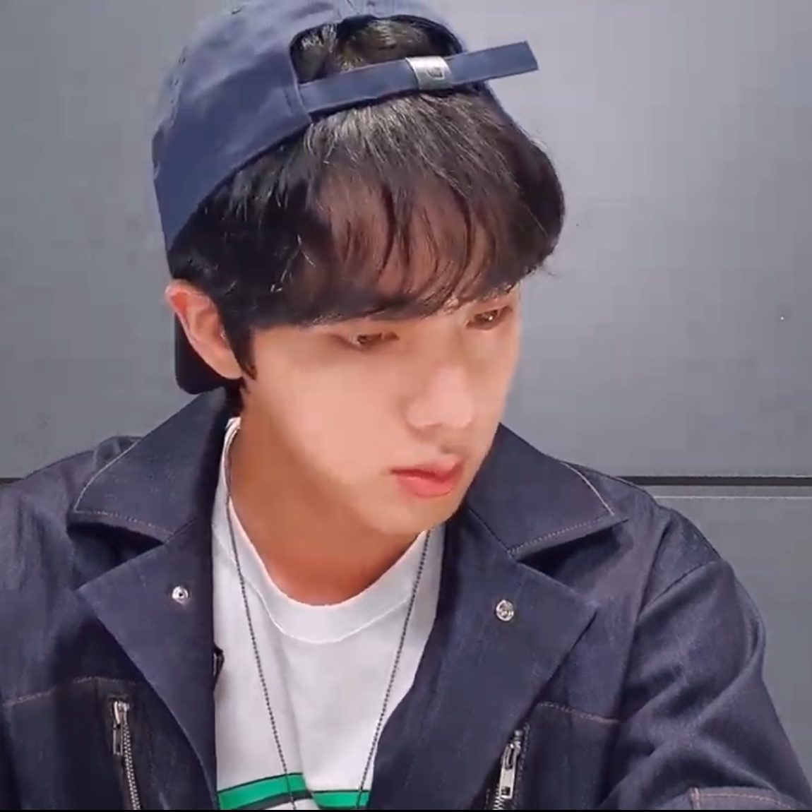 진 (방탄소년단)의 비하인드 컷