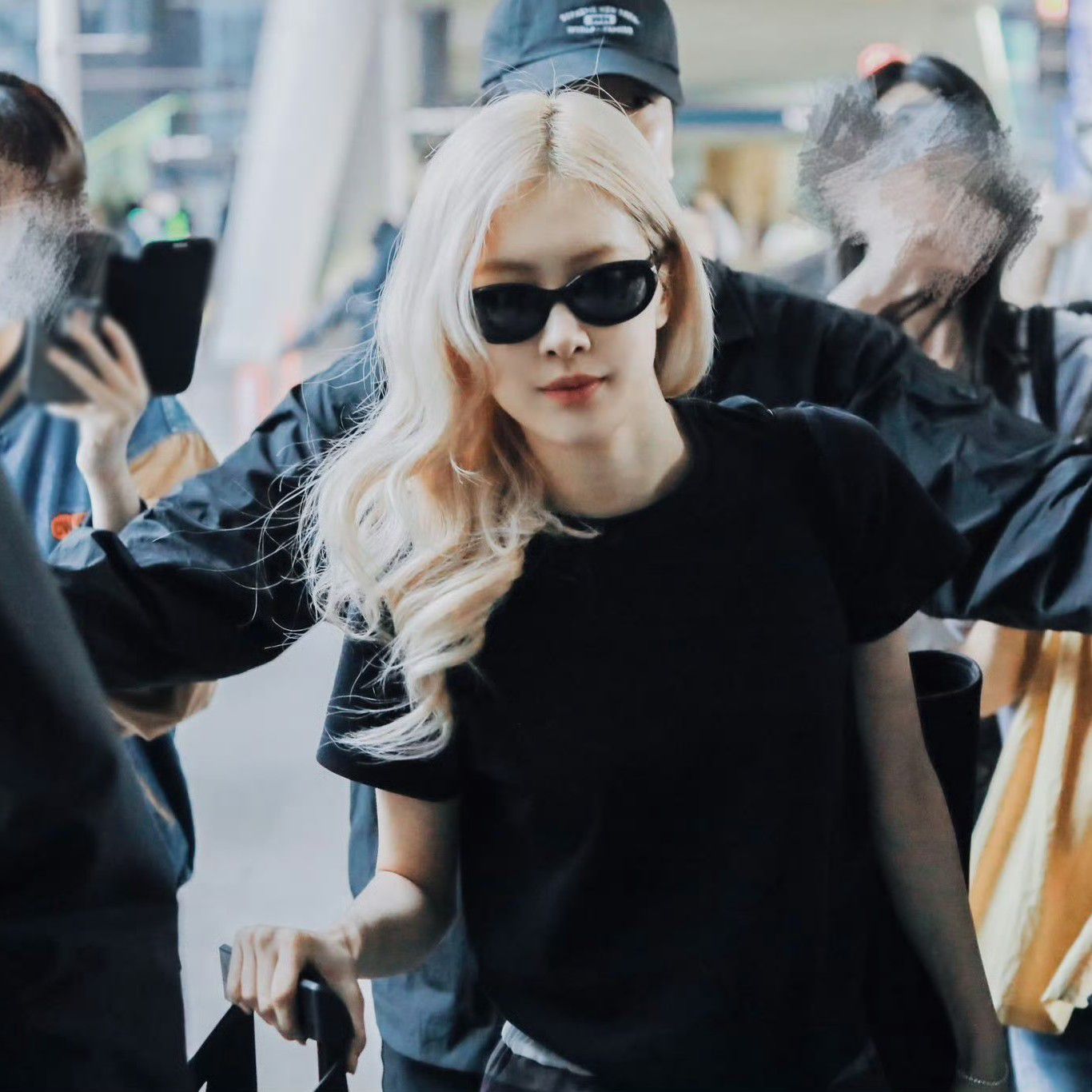 A moment captured by ROSÉ (BLACKPINK)'s fan