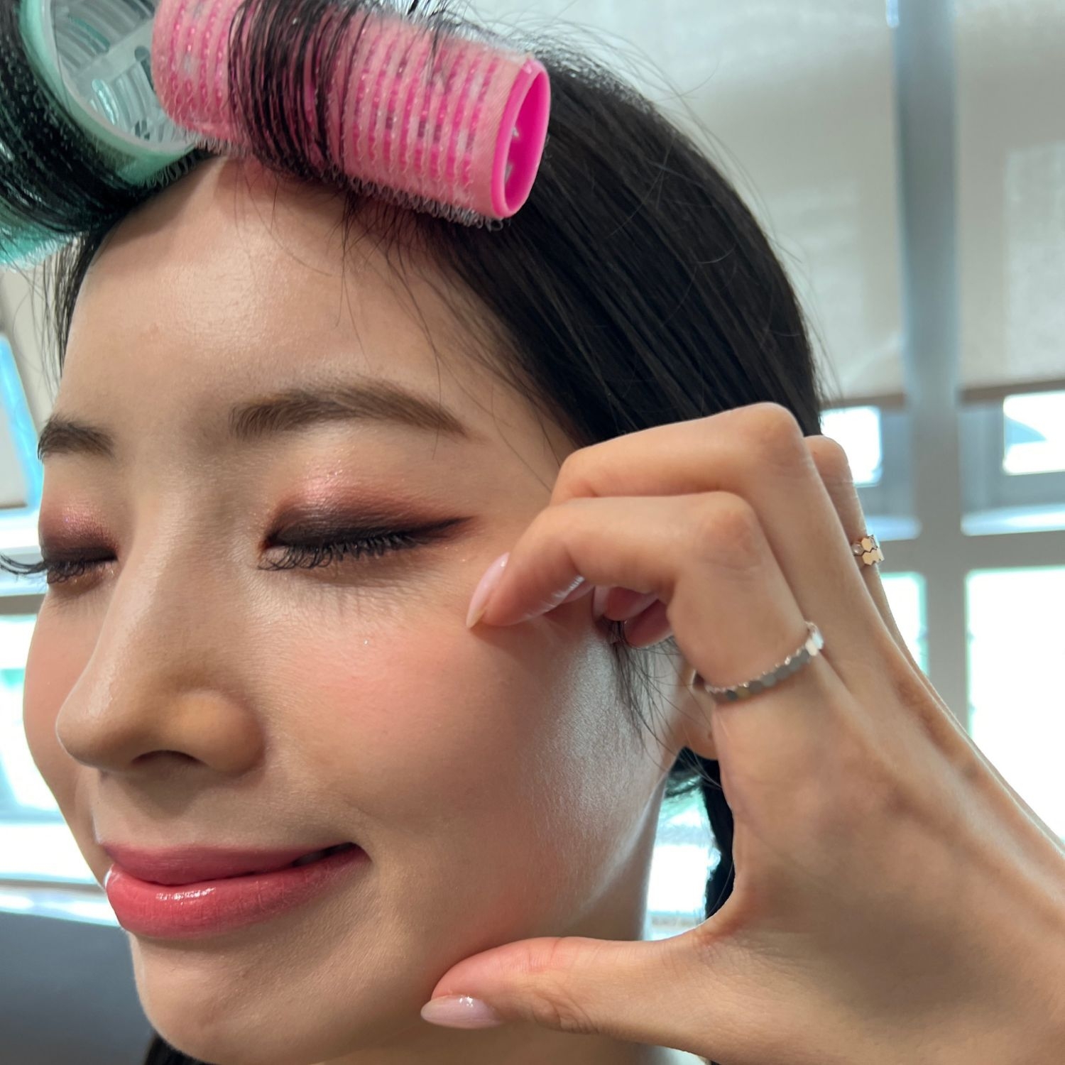 Behind-the-scenes cut of Dahyun (TWICE)