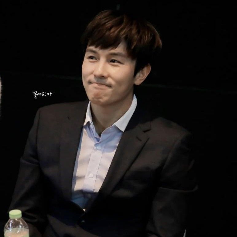 Latest photo of Kim Dongwan (SHINHWA)