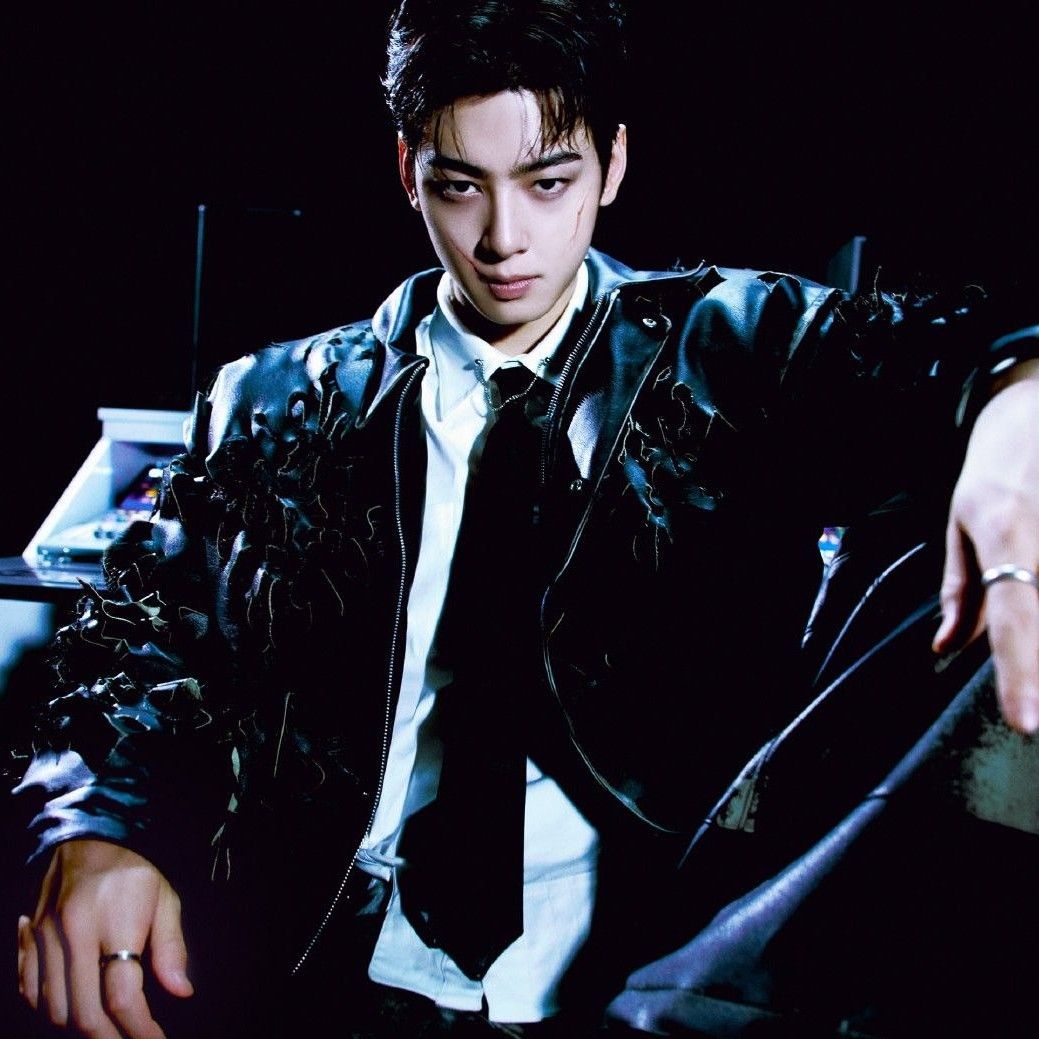 Recent activity shot of Eunwoo (ASTRO)