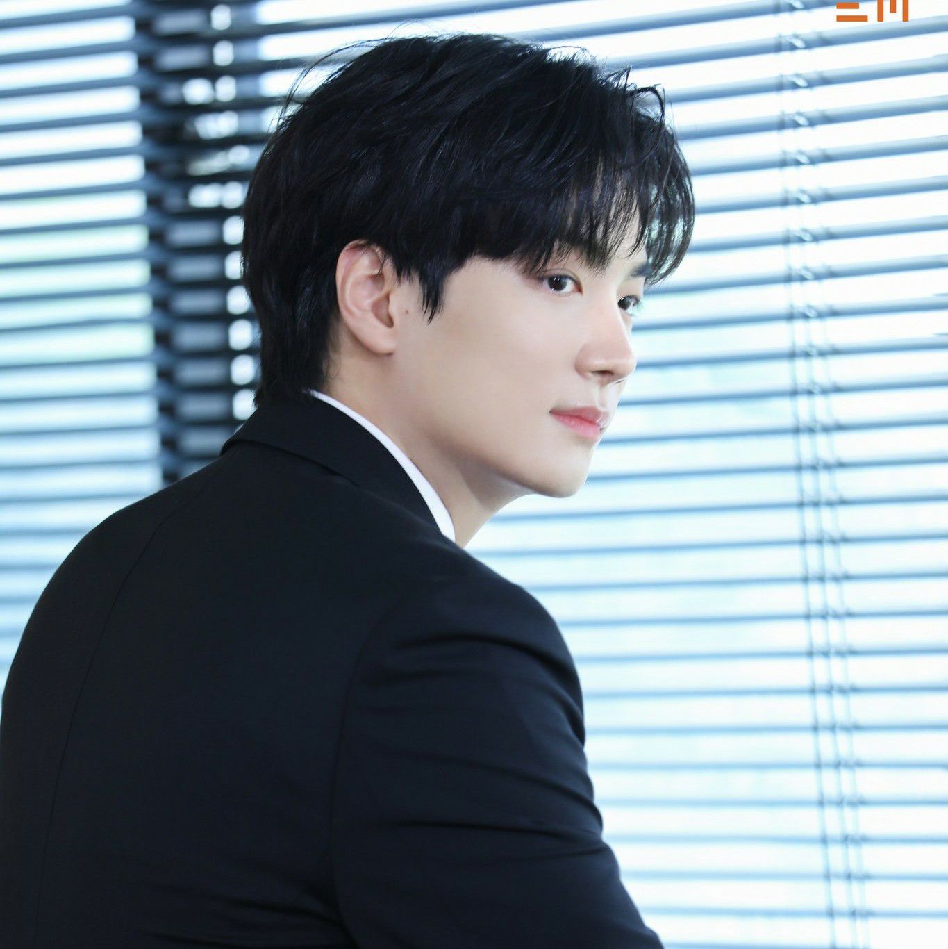 Behind-the-scenes cut of Kim Jonghyeon