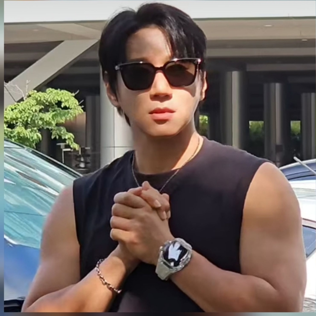 A moment captured by Hwang Chiyeol's fan
