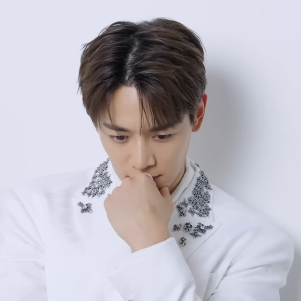 Behind-the-scenes cut of Minho (SHINee)