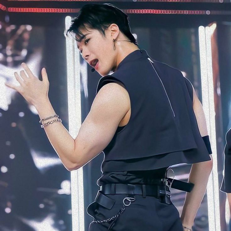 Latest photo of Moonbin (ASTRO)