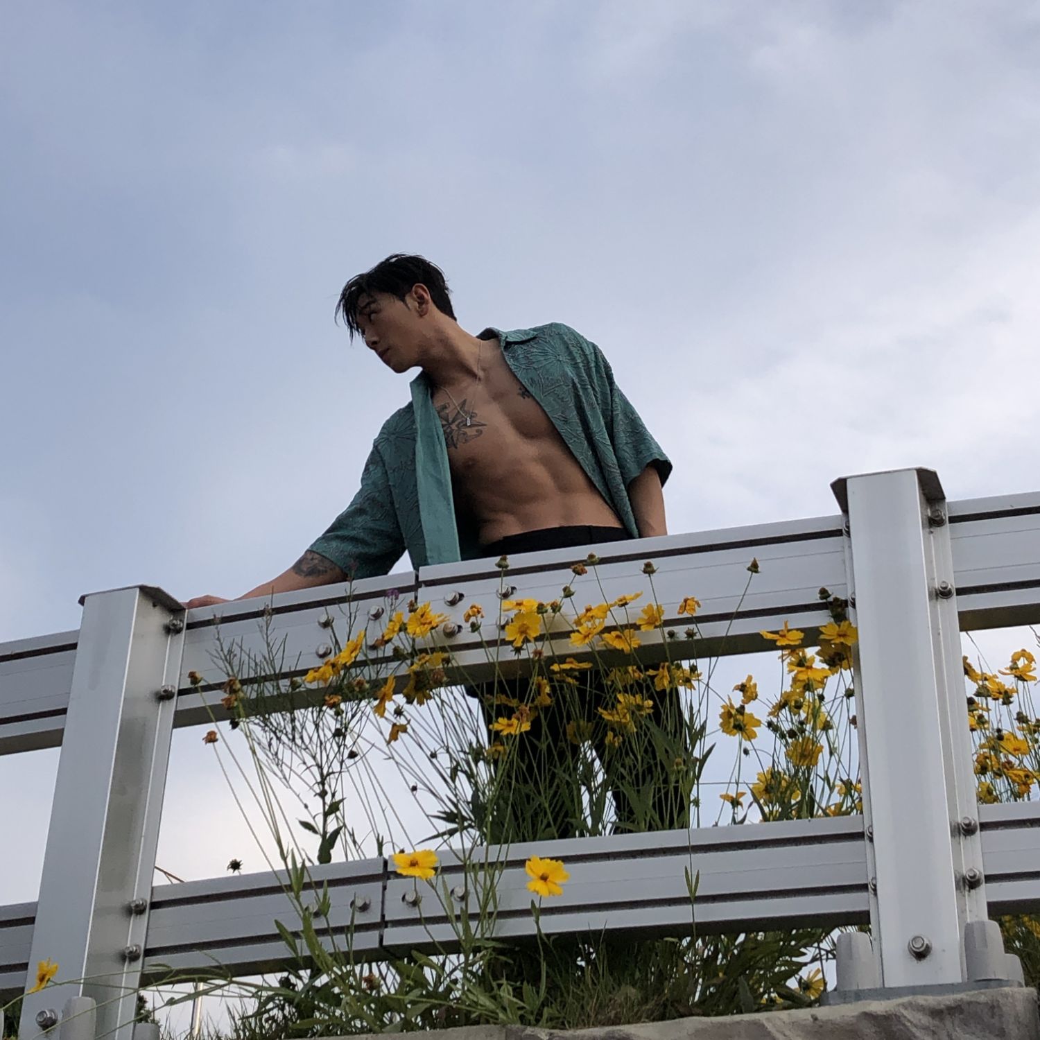 Behind-the-scenes cut of Baekho