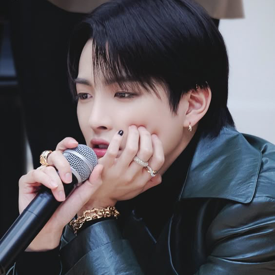 弘中 (ATEEZ)粉丝拍下的瞬间