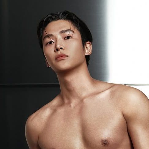 Recent activity shot of Rowoon