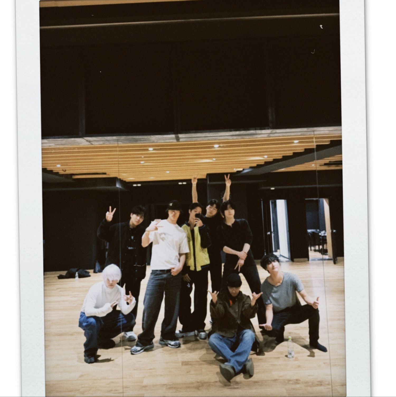 에이티즈의 비하인드 컷