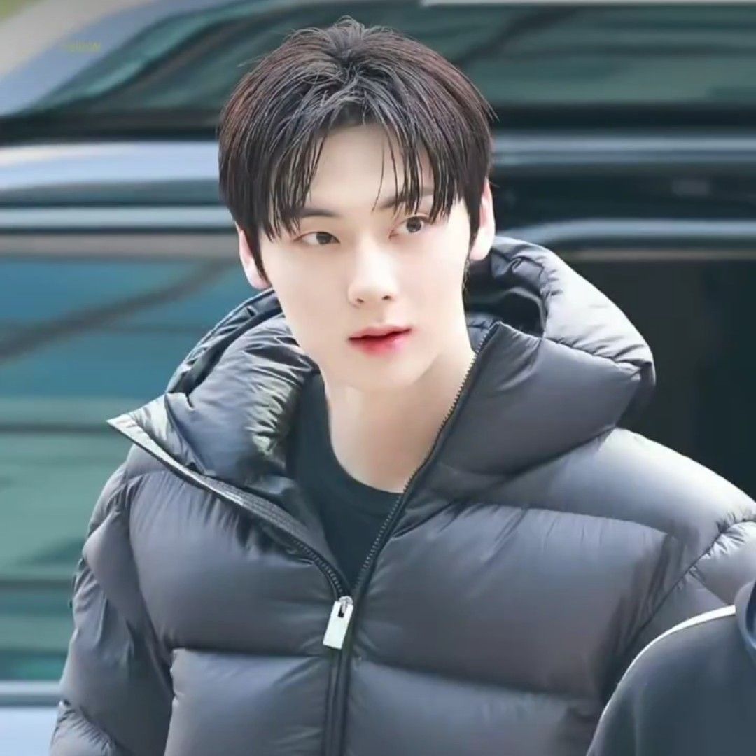 Recent activity shot of Hwang Minhyun