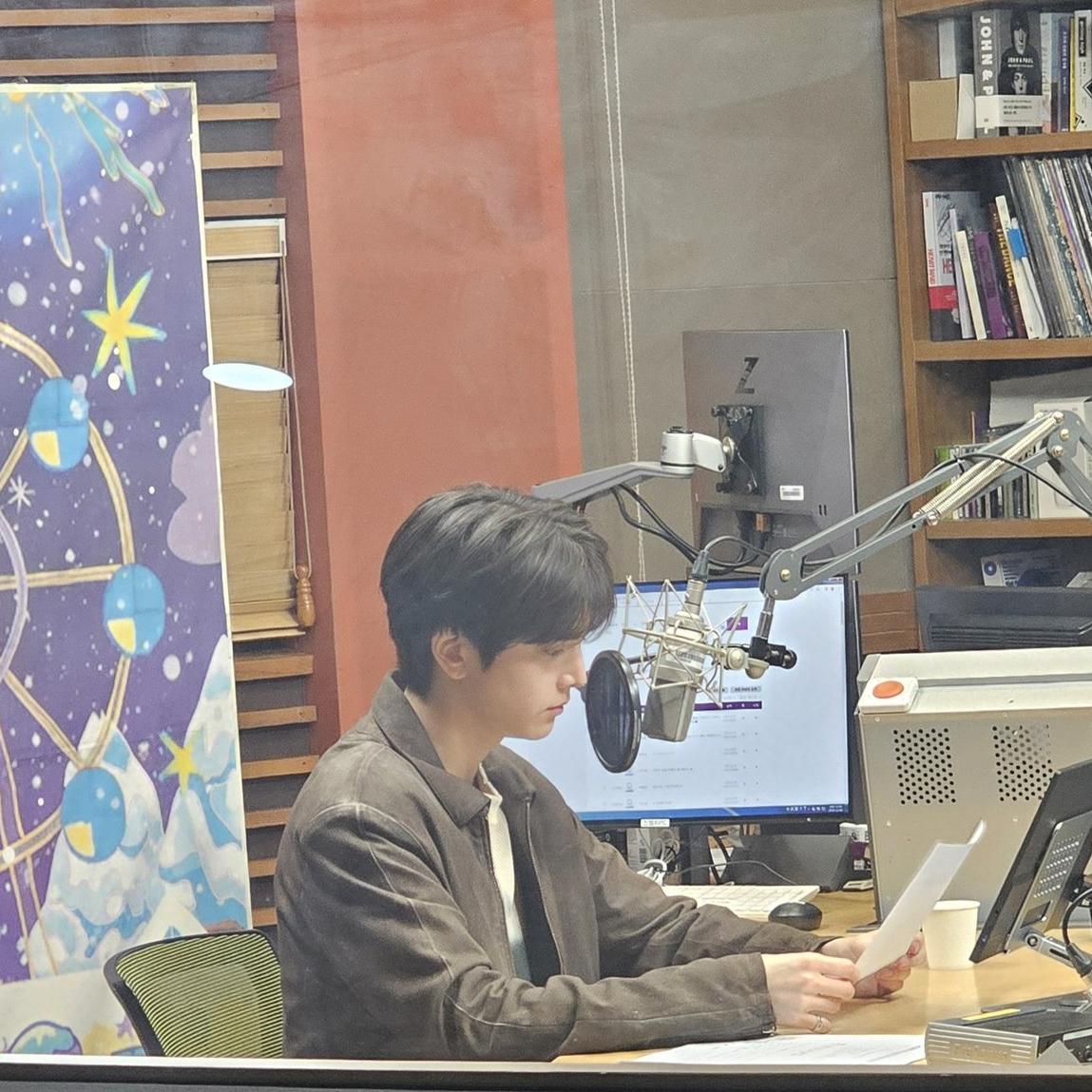 ヨンフン (THE BOYZ)の舞台裏ショット