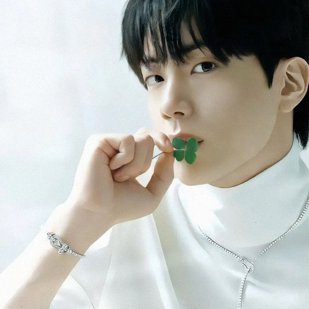 Latest photo of Jin (BTS)