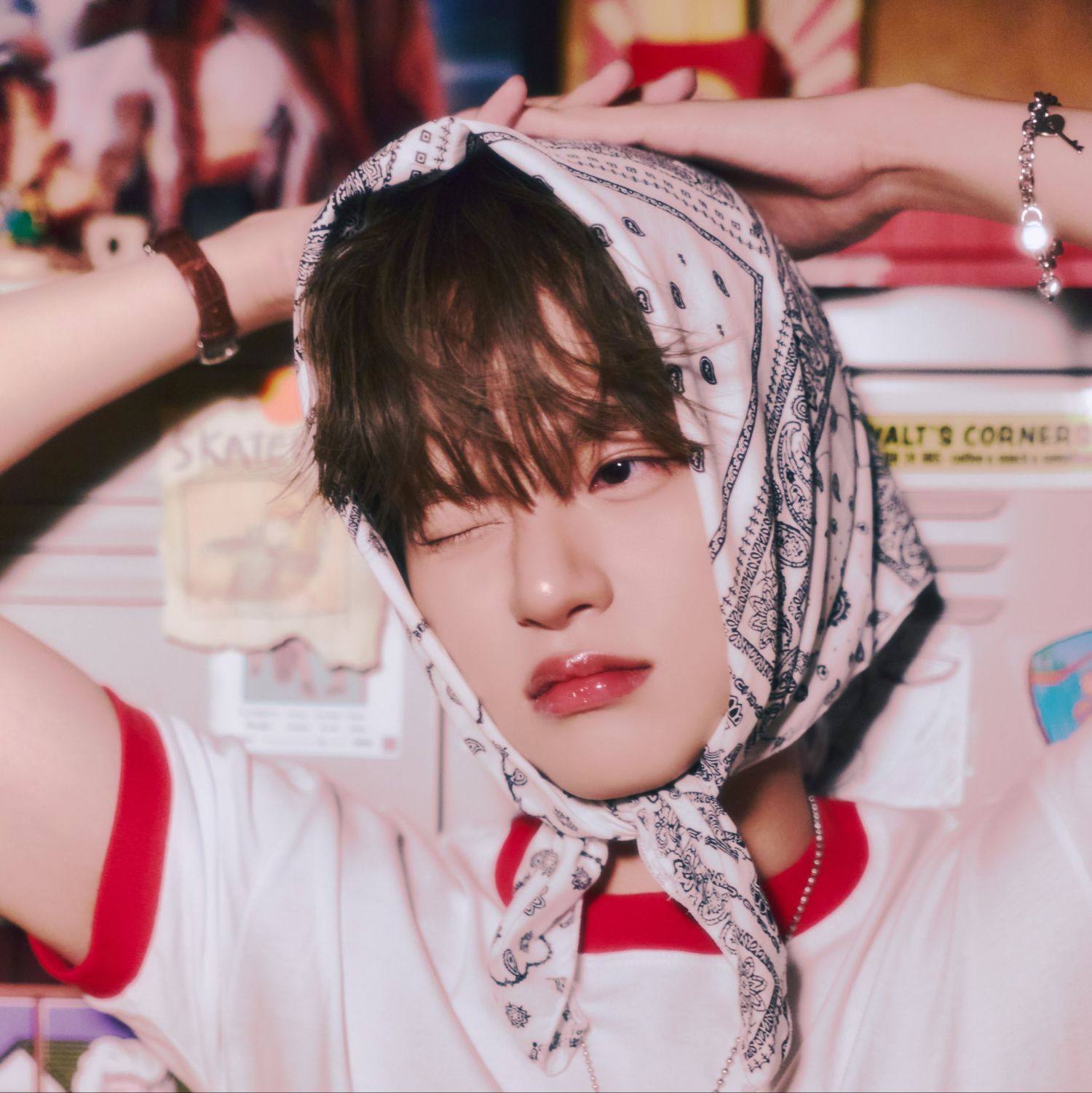 A moment captured by Lee Daehwi (AB6IX)'s fan