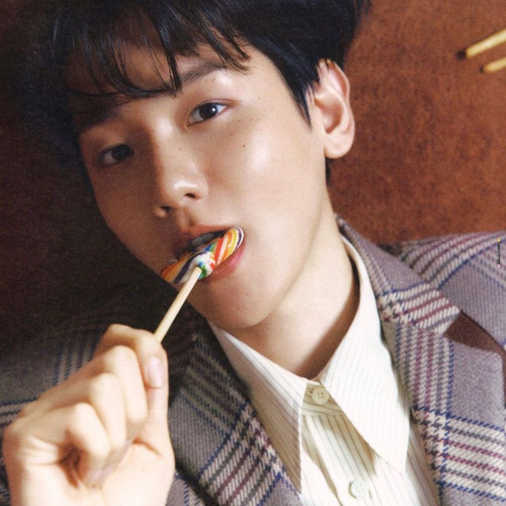 백현 (EXO)의 비하인드 컷
