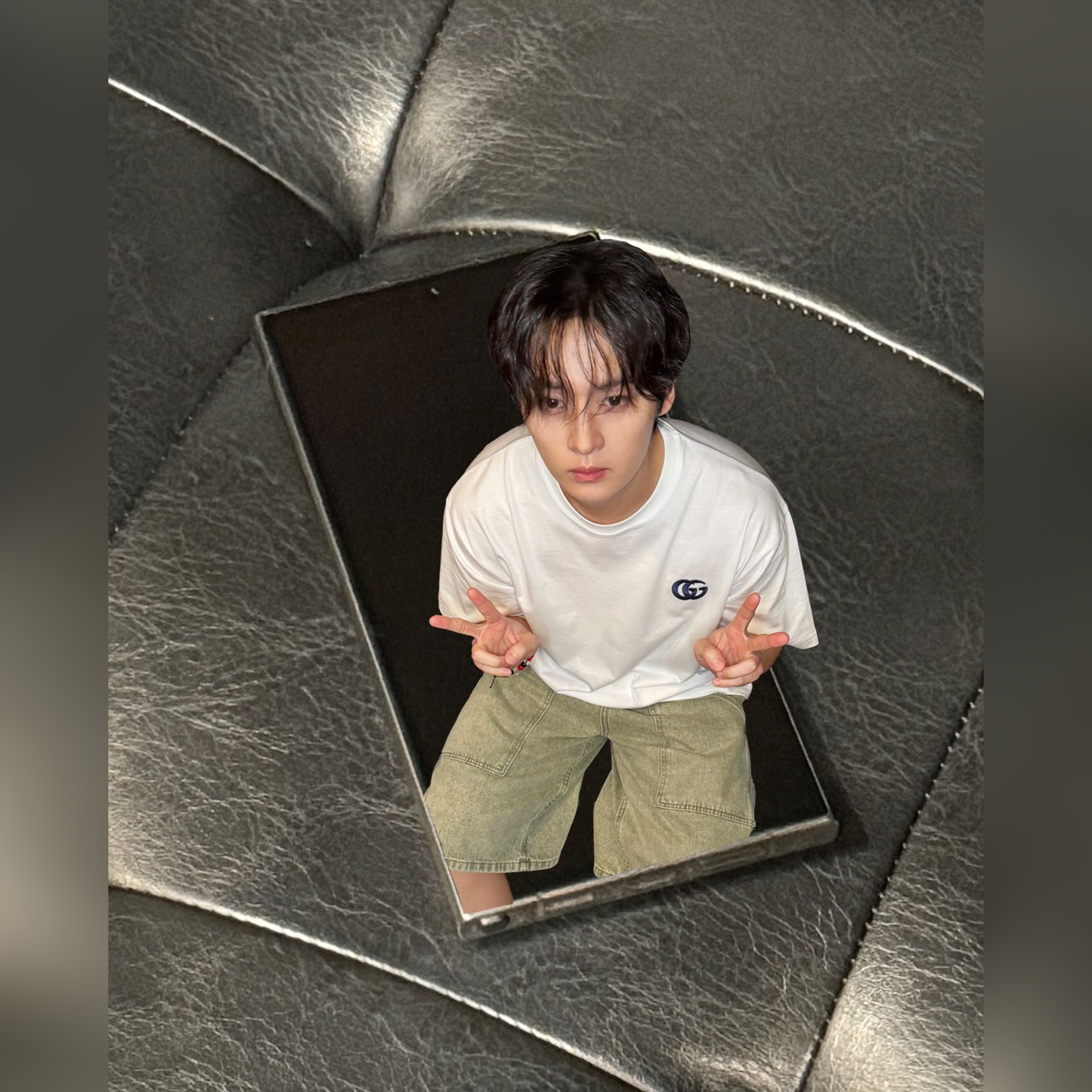Behind-the-scenes cut of Lee Know (Stray Kids)