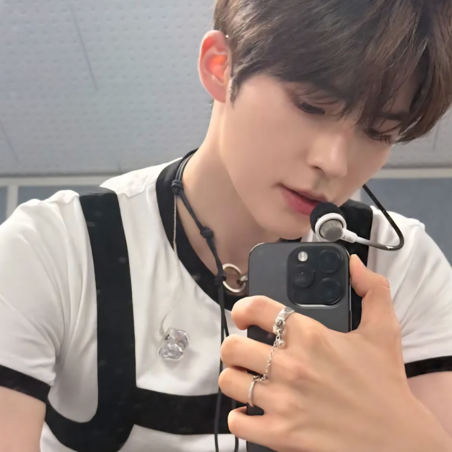 A moment captured by Sung Hanbin (ZEROBASEONE)'s fan