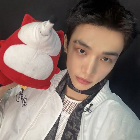 Foto terbaru Hyunjin (Stray Kids)