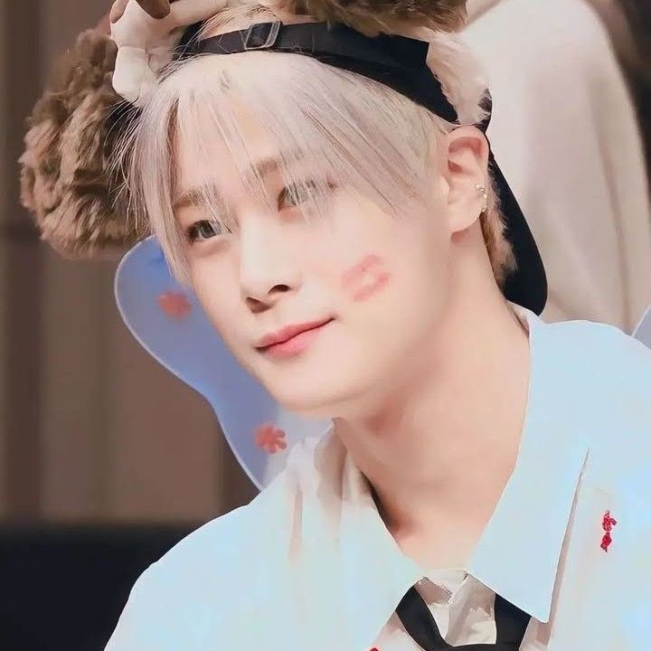 A moment captured by Moonbin (ASTRO)'s fan