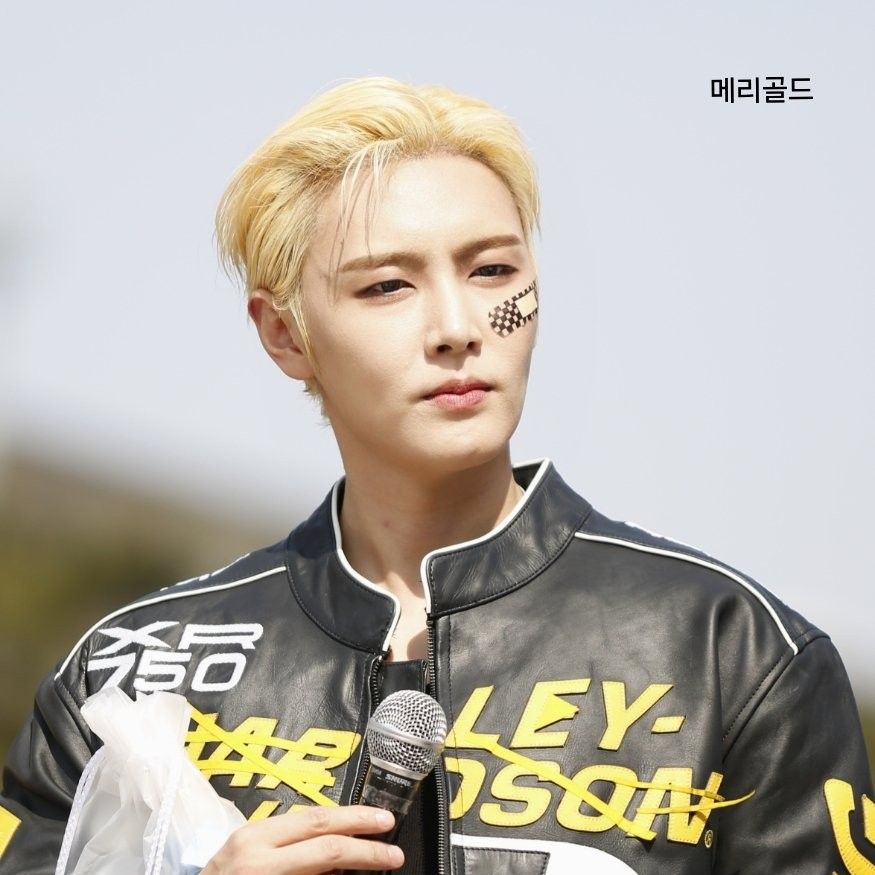 ジェユン (SF9)の舞台裏ショット