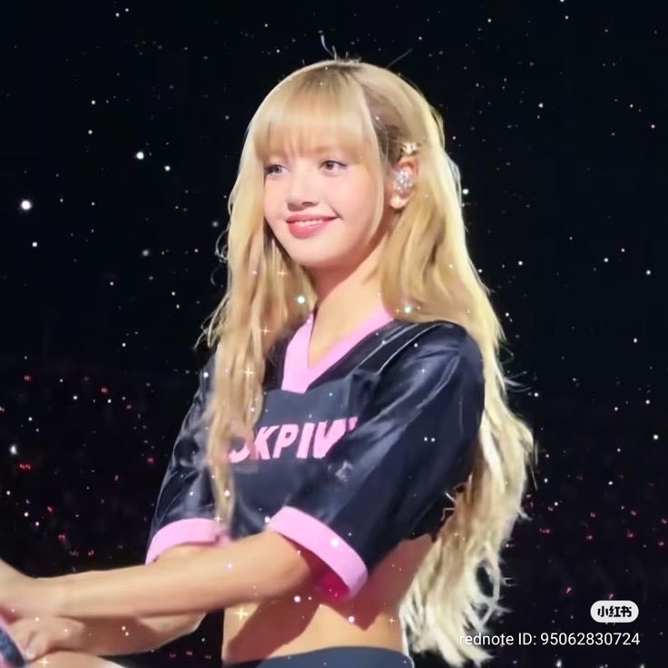 Momen yang diabadikan oleh penggemar Lisa (BLACKPINK)