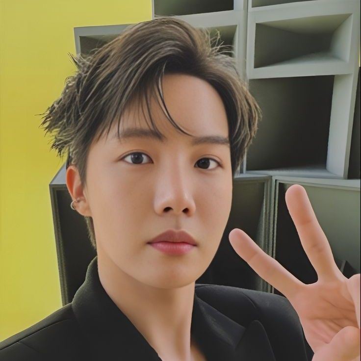 Behind-the-scenes cut of j-hope (BTS)