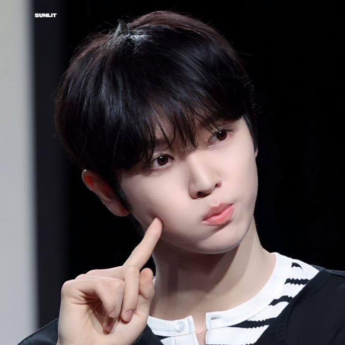 Latest photo of Sungchan (RIIZE)