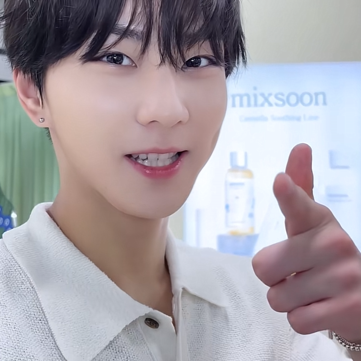 Behind-the-scenes cut of Jungwon (ENHYPEN)