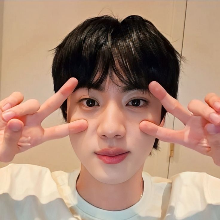 진 (방탄소년단)의 최신 사진