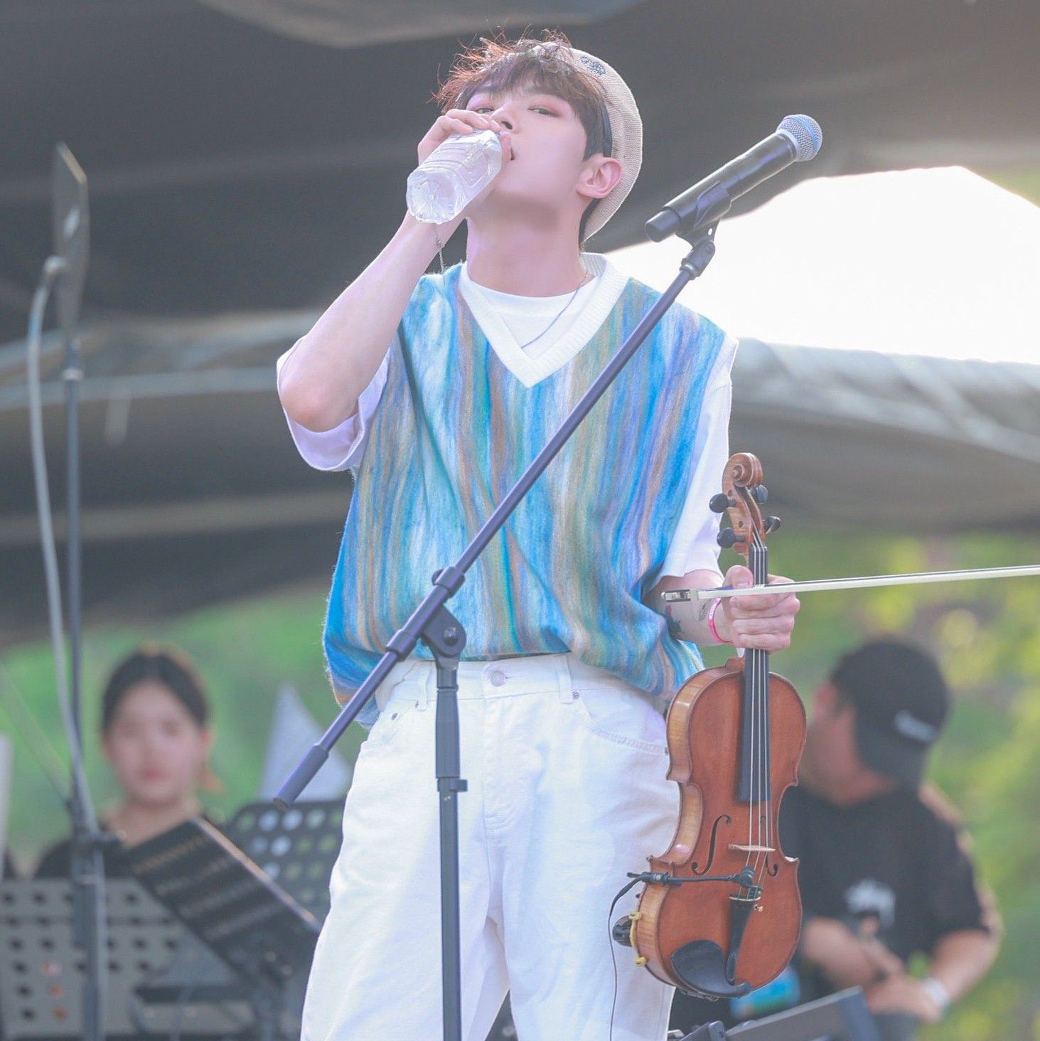 A moment captured by Shin Yechan (LUCY)'s fan